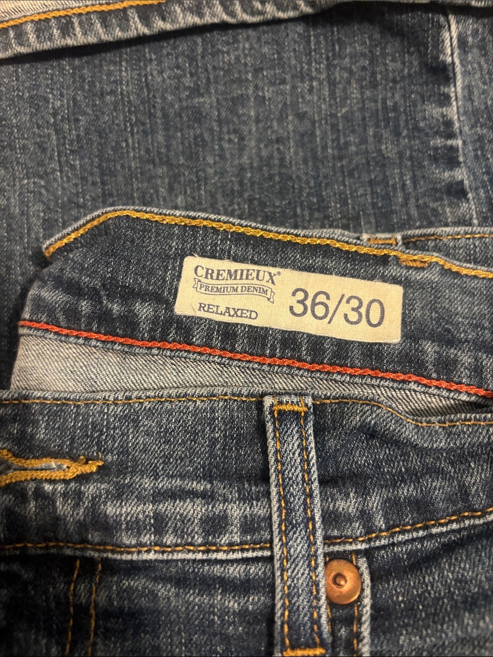 Daniel Cremieux Men's Relaxed Jeans in Denim Blue with Contrast Stitching